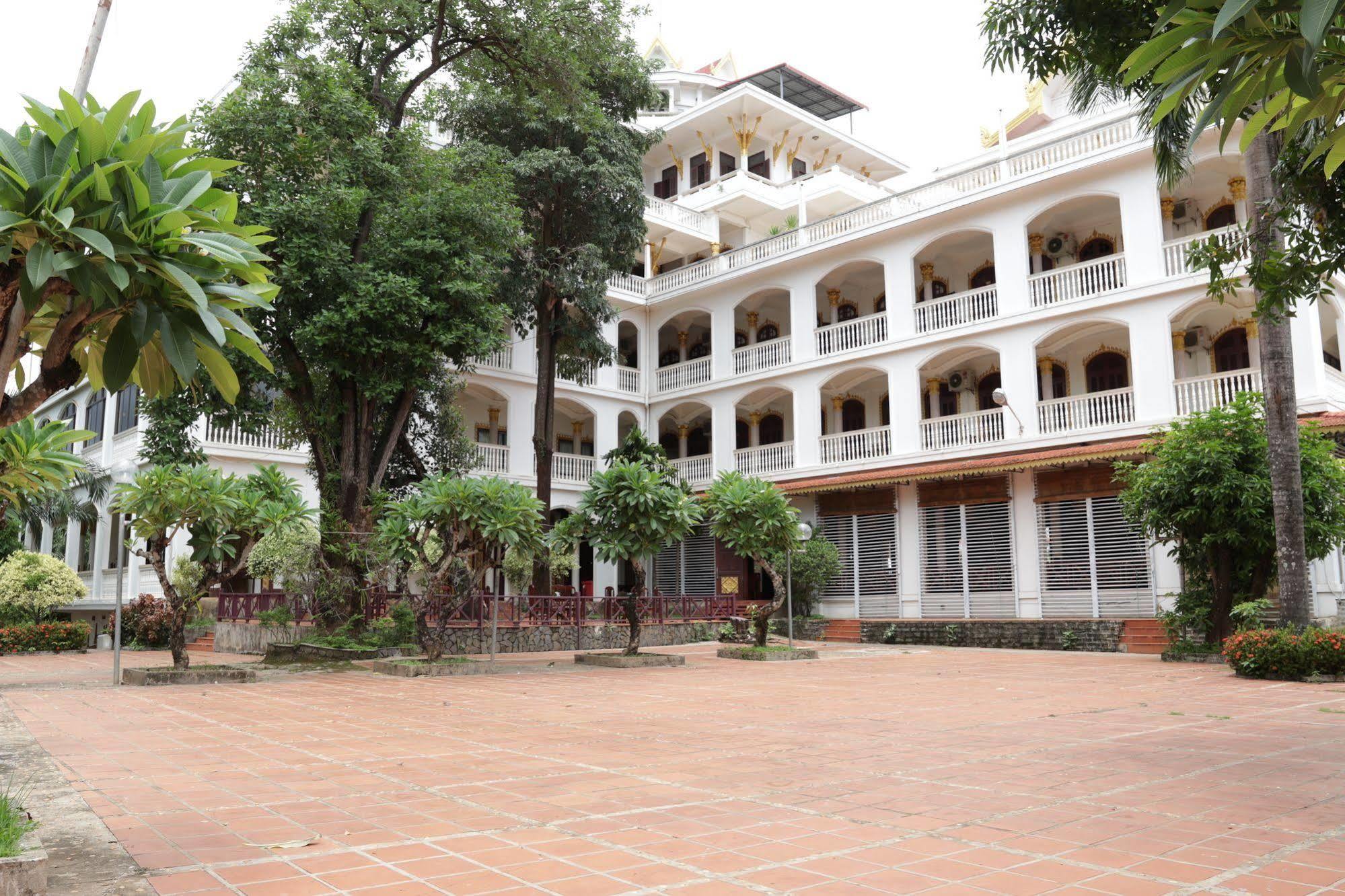 Champasak Palace Hotel Pakse Exterior foto